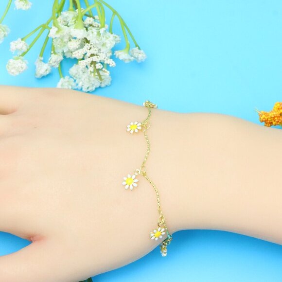 Chic & Stylish Bracelet – A Thoughtful Gift for Women and Girls, DYC1008 - Picture 5 of 9